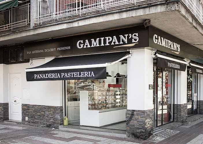 Fotografia tomada fuera de GAMIPAN´S Pan artesano dulces y piononos - Panadería en Granada, Granada