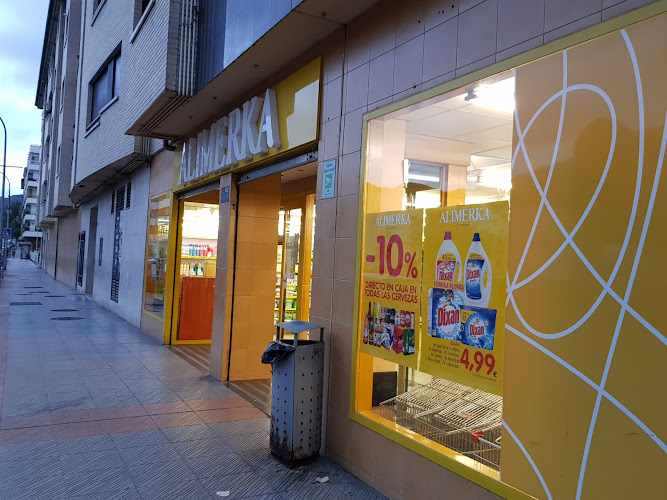 Fotografia tomada fuera de Supermercados Alimerka - Supermercado en Pola de Lena, Asturias