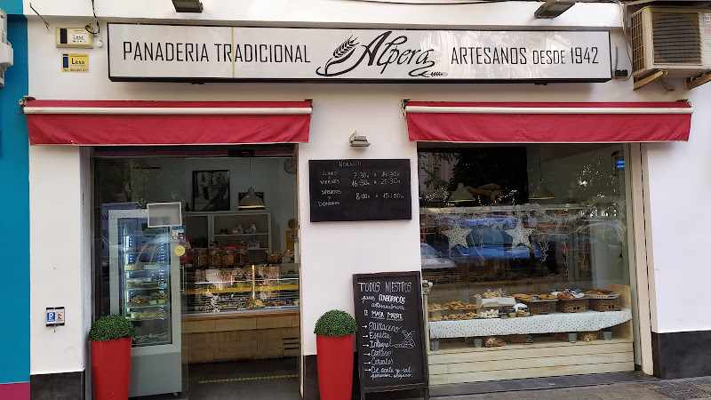 Fotografia tomada fuera de Panadería Alpera - Panadería en Valencia, Valencia
