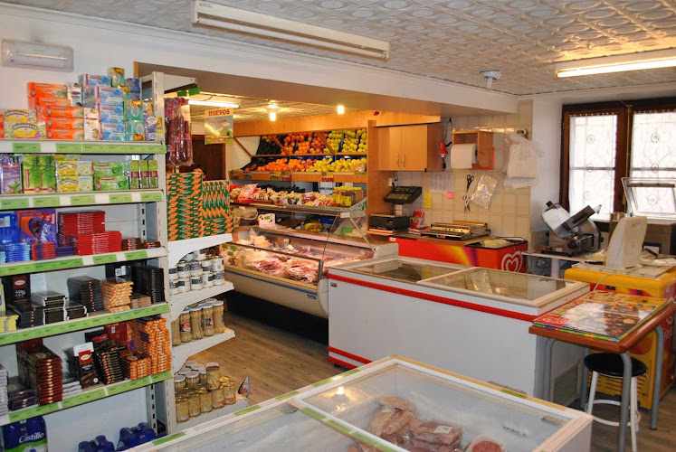 Fotografia tomada fuera de Supermercado Hecho - Supermercado en Hecho, Huesca