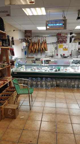 Fotografia tomada fuera de Supermercado Suma Fiscal - Supermercado en Fiscal, Huesca