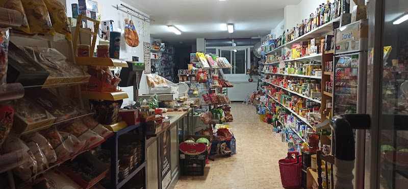Fotografia tomada fuera de Alimentación Asunción - Supermercado en Buenache de Alarcón, Cuenca