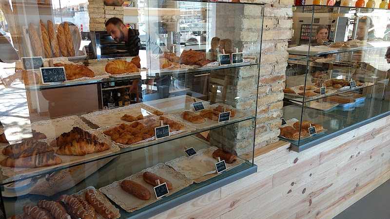 Fotografia tomada fuera de La Bona miga - Cafetería en Quart de Poblet, Valencia