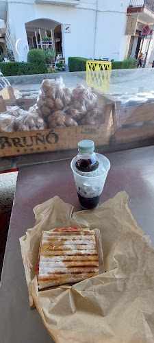 Fotografia tomada fuera de Flors i cafe. Les Voltes - cafeterías en Les Planes d'Hostoles, Girona