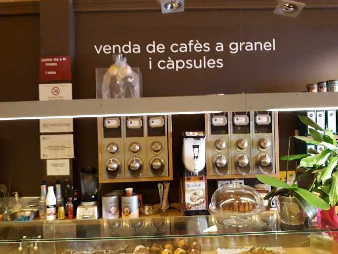 Fotografia tomada fuera de l'Aroma - cafeterías en Sant Feliu de Guíxols, Girona