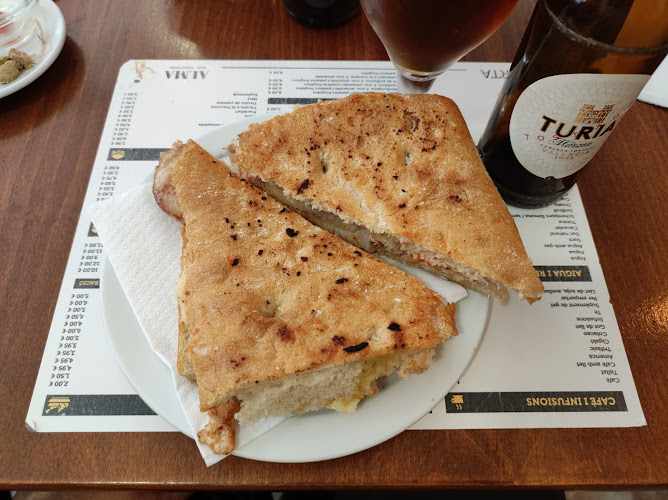 Fotografia tomada fuera de Bar-Cafeteria Alma - cafeterías en Santa Coloma de Farners, Girona