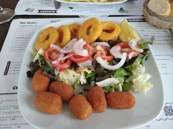 Fotografia tomada fuera de Cafeteria Àngelus - cafeterías en Figueres, Girona