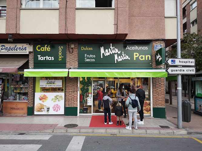 Fotografia tomada fuera de Martín Martín - Tienda de alimentación en Calahorra, La Rioja