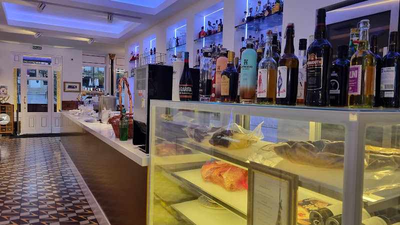 Fotografia tomada fuera de Café Suizo - cafeterías en Haro, La Rioja