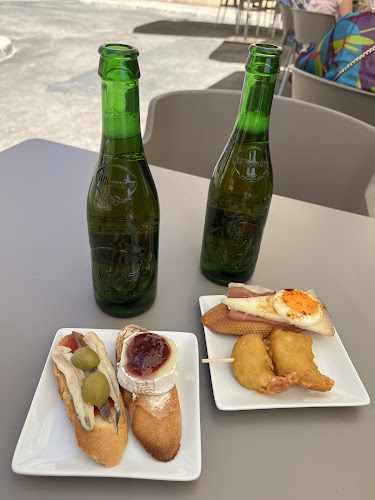 Fotografia tomada fuera de Bar La Esquina - restaurantes en Palacios de la Sierra, Burgos