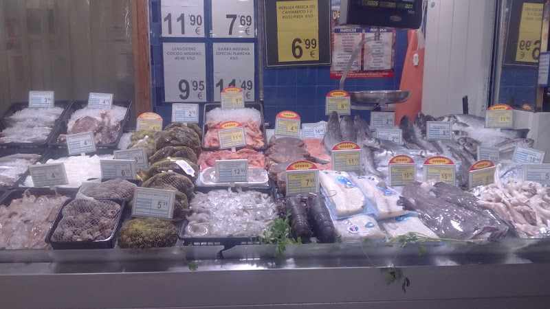 Fotografia tomada fuera de Lupa Supermercados - Supermercado en Mogro, Cantabria