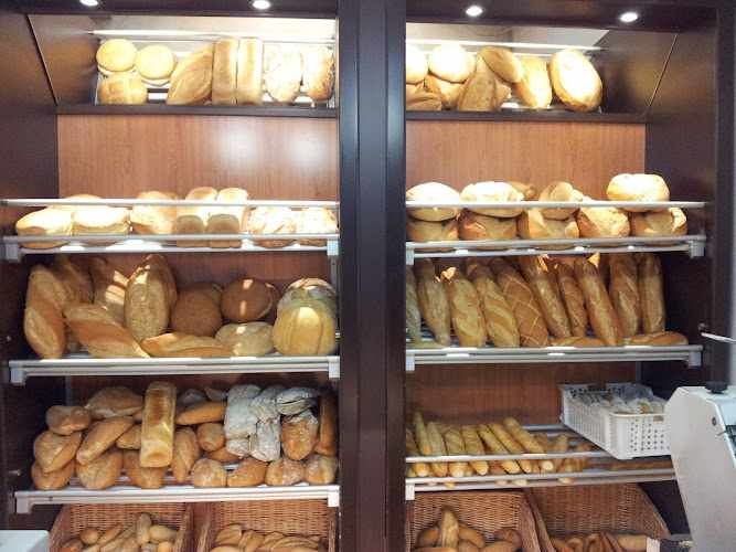 Fotografia tomada fuera de Panadería Pastelería Mari - Panadería en El Gastor, Cádiz
