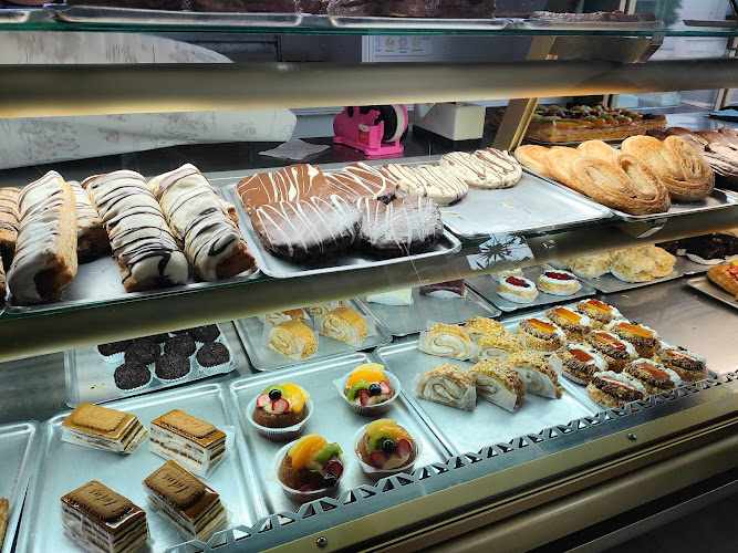 Fotografia tomada fuera de Cafetería La Dificultosa - cafeterías en Ctra. Acceso Central Térmica N: S/N, Cádiz