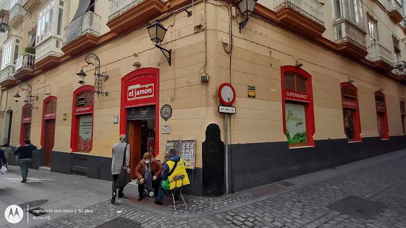 Fotografia tomada fuera de Supermercados El Jamón - Supermercado en Cádiz, Cádiz