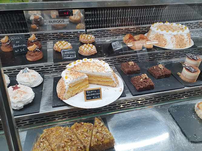 Fotografia tomada fuera de Pastelería Horno García - Panadería en Valencia, Valencia