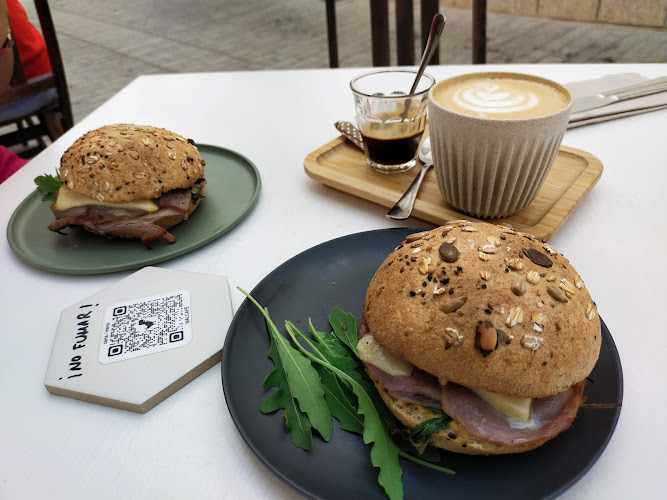 Fotografia tomada fuera de MALCAFĒ coffee & deli - restaurantes en Conil de la Frontera, Cádiz