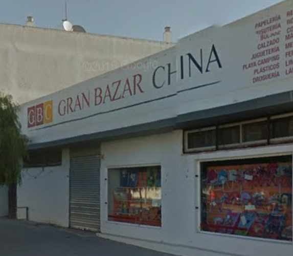 Fotografia tomada fuera de Gran Bazar China - Comercio en Conil de la Frontera, Cádiz