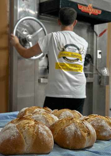 Fotografia tomada fuera de Panadería Artesanal Hermanos Tenorio - Panadería en Los Isletes, Cádiz