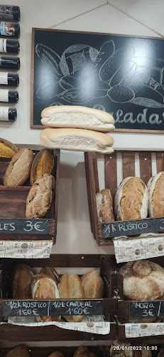 Fotografia tomada fuera de Panadería Rico Paladar - Panadería en Chipiona, Cádiz