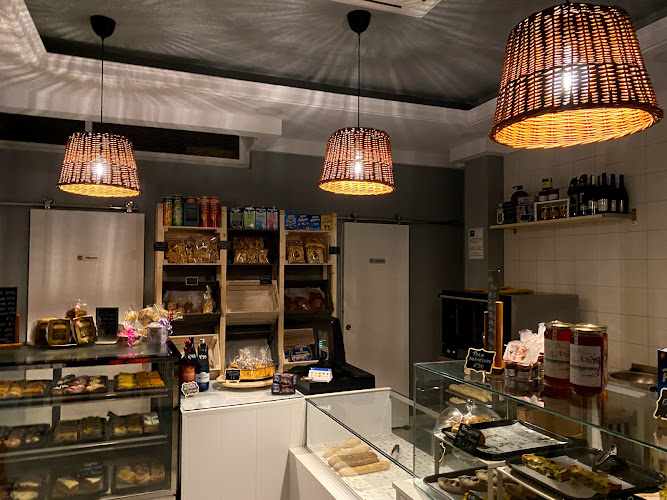 Fotografia tomada fuera de Panadería Pastelería Abuela Ana - Panadería en Puerto Real, Cádiz