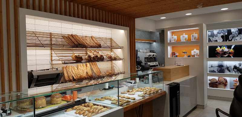 Fotografia tomada fuera de Pastelería Monpla - Pastisseria en Valencia, Valencia