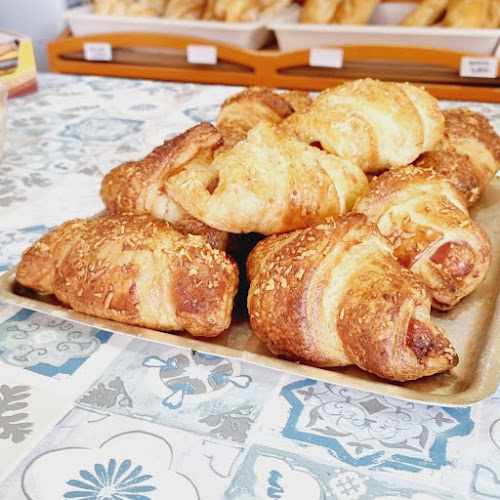 Fotografia tomada fuera de Montañeses Panadería Pastelería - Comercio en San Fernando, Cádiz