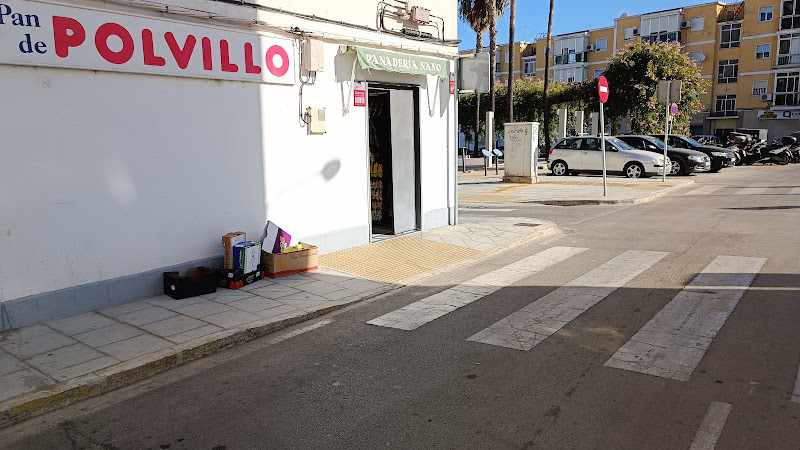 Fotografia tomada fuera de Panaderia Nano - Tienda de alimentación en San Fernando, Cádiz