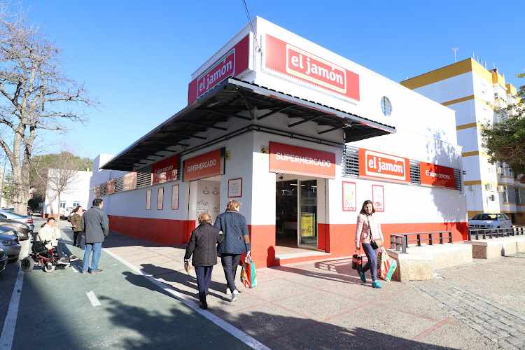 Fotografia tomada fuera de Supermercados El Jamón - Supermercado en San Fernando, Cádiz