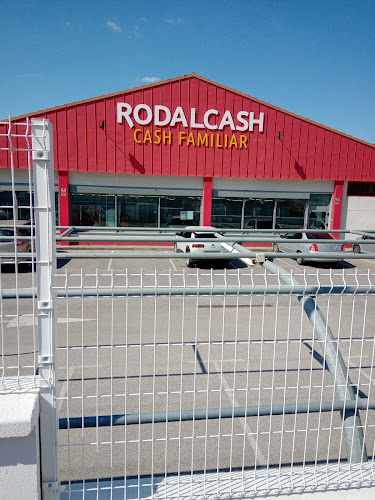 Fotografia tomada fuera de Rodalcash - Supermercado en Ubrique, Cádiz