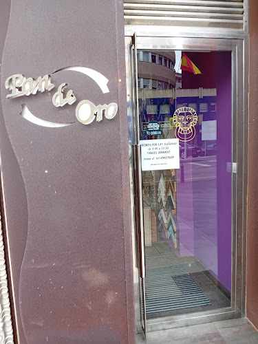 Fotografia tomada fuera de Enmarcaciones Pan de Oro - Tienda de enmarcación en Torrelavega, Cantabria