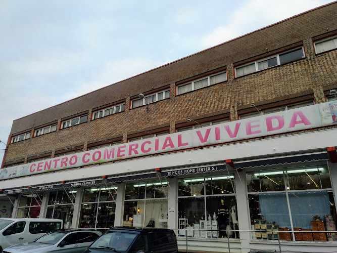 Fotografia tomada fuera de Bazar Viveda - Variety store en Viveda, Cantabria