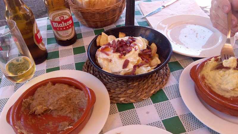 Fotografia tomada fuera de Bar Restaurante La Laguna - restaurantes en Uña, Cuenca