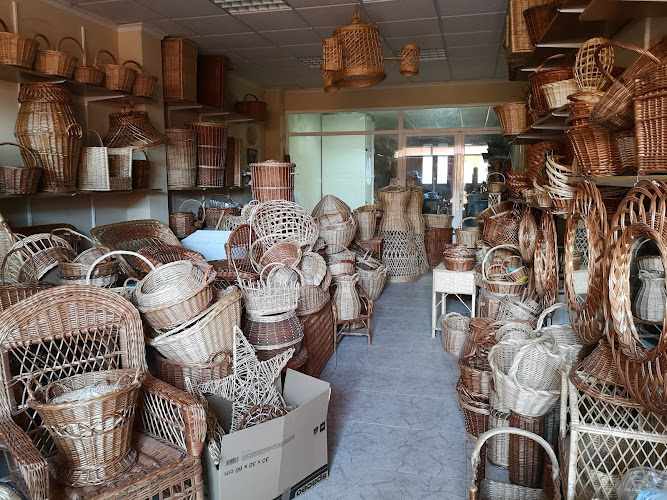 Fotografia tomada fuera de Artesanía de Mimbre José Luis - Artesanía en Villaconejos de Trabaque, Cuenca