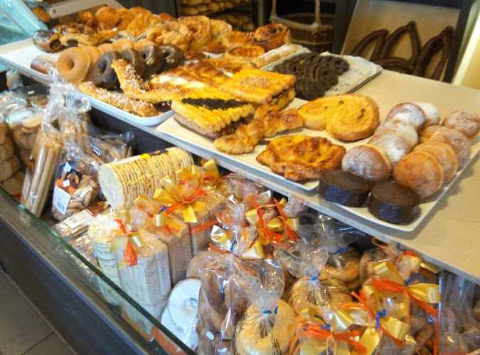 Fotografia tomada fuera de Hiru Txoko - cafeterías en Lazkao, Guipúzcoa