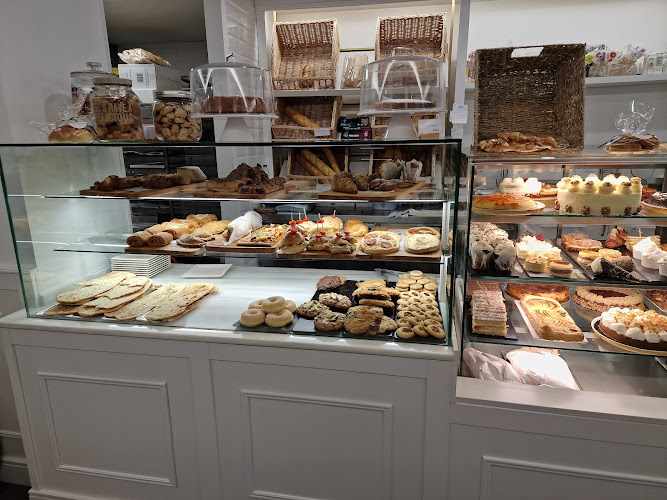 Fotografia tomada fuera de Pasteleria La Moderna - cafeterías en Valencia, Valencia