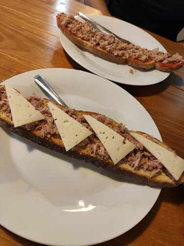 Fotografia tomada fuera de Nueva Cafetería Leon - cafeterías en Riópar, Albacete