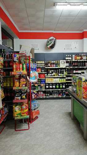 Fotografia tomada fuera de Coviran - Supermercado en Riópar, Albacete