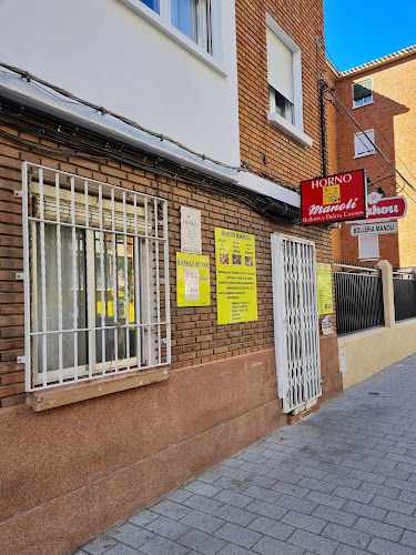 Fotografia tomada fuera de Panadería Manoli - Panadería en Albacete, Albacete