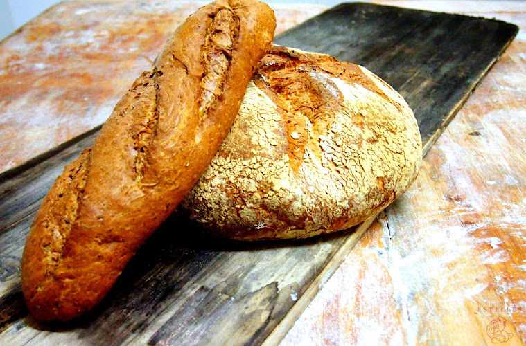 Fotografia tomada fuera de El Pan de Estellés. Rodrigo de Pertegàs - Forn de pa en Valencia, Valencia