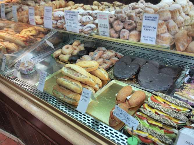 Fotografia tomada fuera de Pasteleria Isa - Pastisseria en Valencia, Valencia