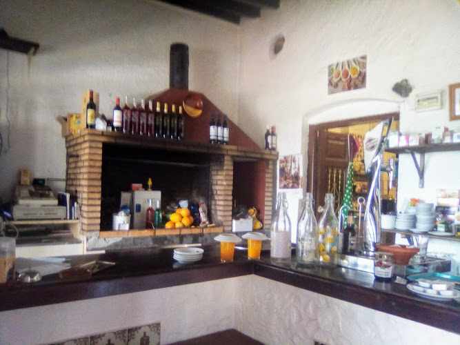 Fotografia tomada fuera de Las Tres Patas - restaurantes en Enix, Almería