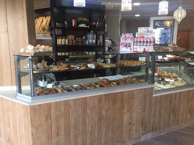 Fotografia tomada fuera de Pastelería Món Sucrat - Pastelería en Valencia, Valencia