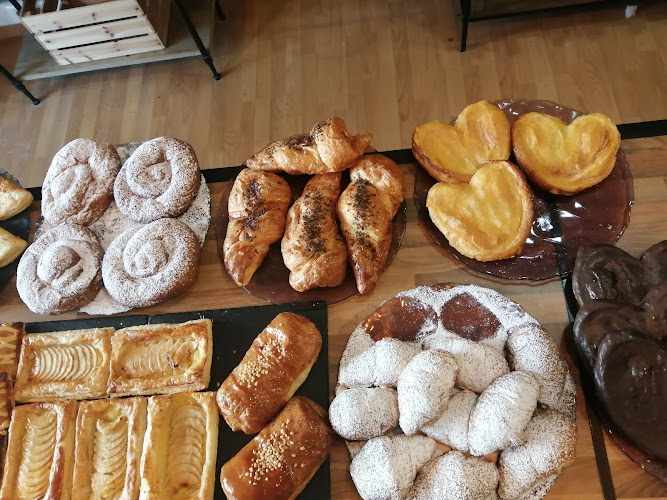 Fotografia tomada fuera de El Horno De Ángela - Panadería en Roquetas de Mar, Almería