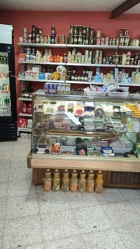 Fotografia tomada fuera de José Luis Dorreis Aldonza - Tienda de alimentación en La Bañeza, León