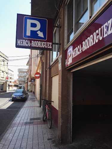 Fotografia tomada fuera de Merca Rodríguez - Supermercado en La Bañeza, León