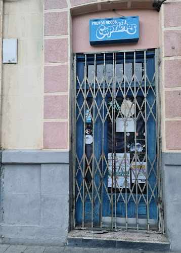 Fotografia tomada fuera de Frutos Secos Caprichos - Tienda de golosinas en Astorga, León