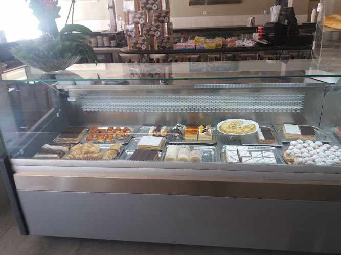 Fotografia tomada fuera de Cafetería Maritoñi - cafeterías en Granada, Granada