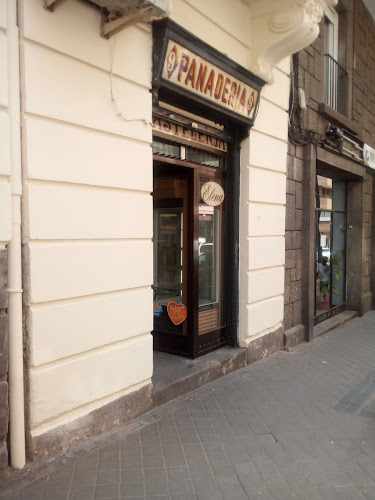 Fotografia tomada fuera de Panaderia Elena - Panadería en Madrid, Madrid