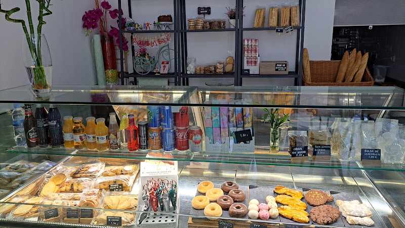 Fotografia tomada fuera de MINTO by MEIHUA / Pastelería, horno y cafetería - GRUPO MEIHUA - Pastelería en Valencia, Valencia