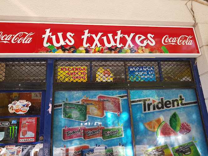Fotografia tomada fuera de Tus Txutxes - Tienda de golosinas en Irun, Guipúzcoa